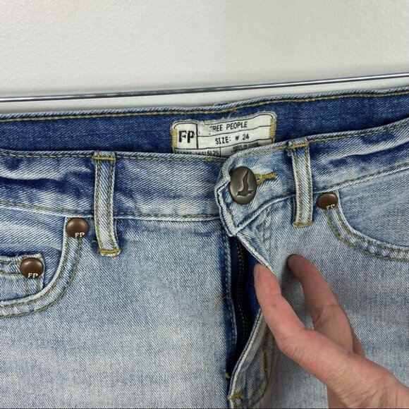 Free People Lace Trim Denim Jean Shorts Size 24 Bohemian Blue Boho Daisy Hippie - Picture 5 of 12